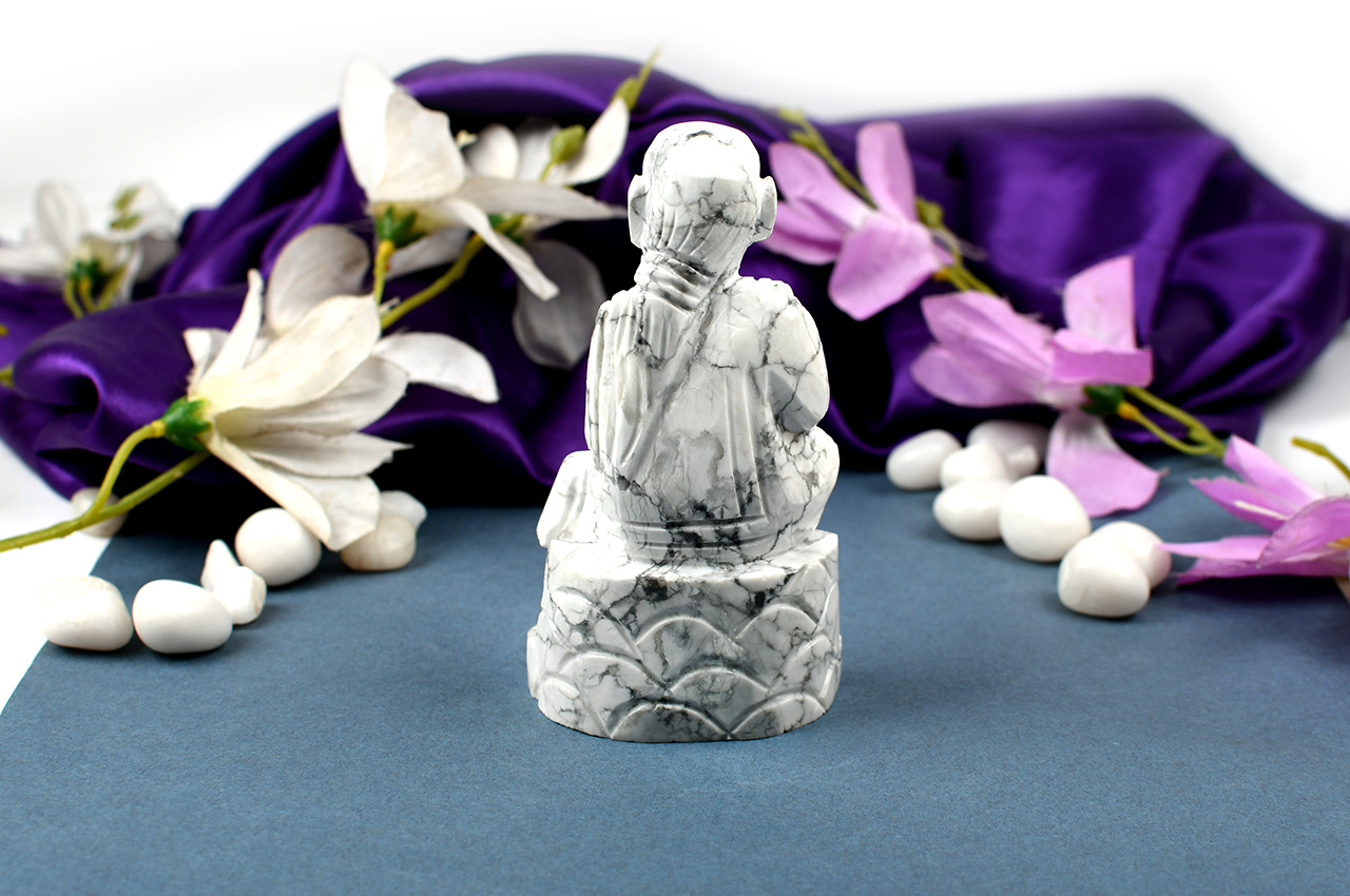 Sai Baba Statue In Howlite